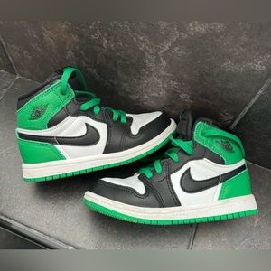 Toddler boy 9C shoe. Jordan 1